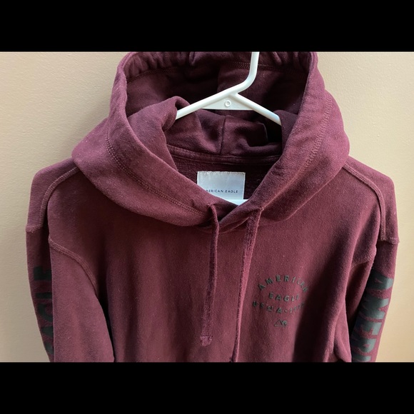 🦅American Eagle Size S🦅
Burgundy/Maroon Hoodie - Picture 6 of 11